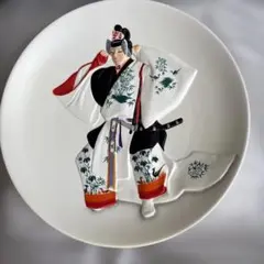 武士デザインの装飾皿とスタンド