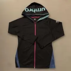 umbro フード付き薄手ジャージ