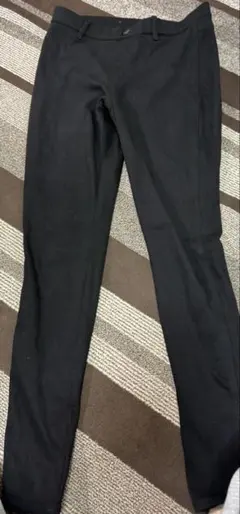 ブラック スキニーパンツ