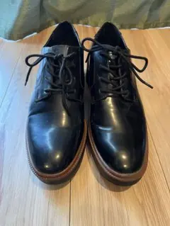 ZARA 黒のレザー レースアップシューズ 中ヒール モデルサイズ