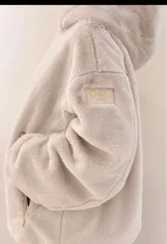 美品♡TATRAS(タトラス)YUMOLA ユモラ ライトグレーのサムネイル