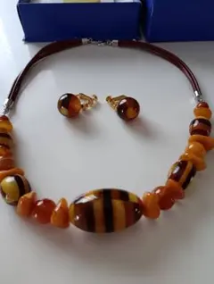 琥珀ネックレスとイヤリングセット