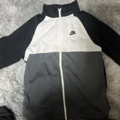 Nike ウィンドブレーカー Mサイズ