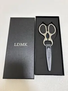 Item thumbnail for item 93a1e6d1-85e8-46d0-8dd4-4f220ec45de4