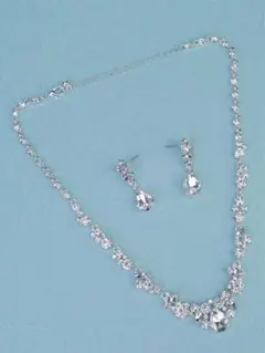 ブライダルアクセサリーセット（ネックレス・イヤリング）