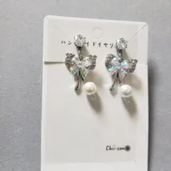 リボン型イヤリング パール付き　シルバー