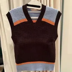 UNIQLO✖️MARNIコラボ　Vネックニットベスト
