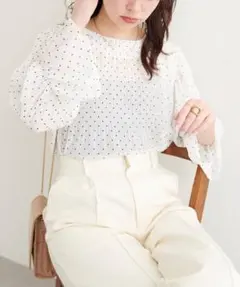 新品！natural couture マジョリカプリーツブラウスのサムネイル