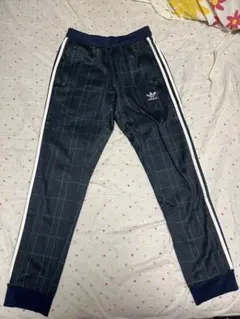 アディダス　ジョガーパンツ　トラックパンツ
