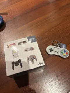 ニンテンドーミュージアム限定 スーパーファミコンコントローラー キーホルダーのサムネイル