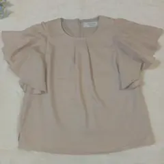BEAMS LIGHTビームスライツ　フレアスリーブ　ベージュトップスのサムネイル