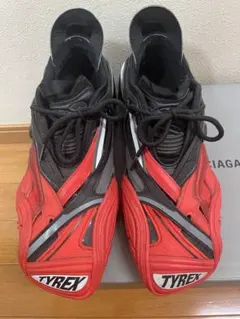 BALENCIAGA TYREX スニーカー ブラック レッドのサムネイル