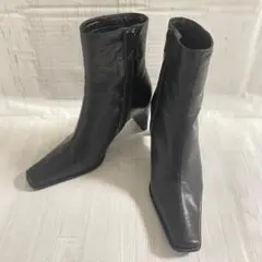 極美品✨UNISA ユニサ スクエアトゥ ブーツ　ブラック 35 22.5cmのサムネイル