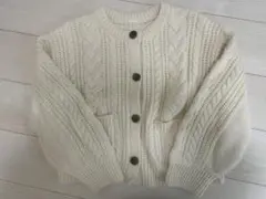 アイボリー ケーブル編みカーディガン