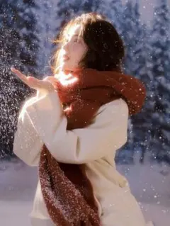 赤色　フリンジ付きマフラー