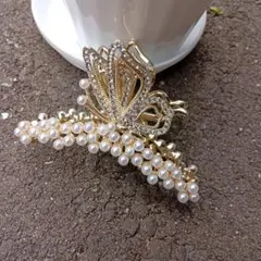 新品 蝶 デザイン パール調 ヘアクリップ バタフライ