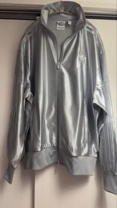 adidas オーバーサイズ ファイヤーバード シルバー セットアップ