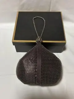 黒 メタルビーズ クラッチバッグ 箱付き