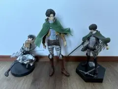 進撃の巨人　リヴァイ　エレン　セット