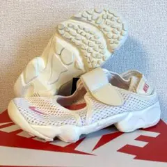 【新品タグ付き】ナイキ　エアリフト　リフト2 19 センチ　FB5523-100