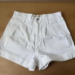 ホワイト デニム ショートパンツのサムネイル