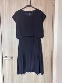 ネイビー 半袖 プリーツワンピース ひざ丈