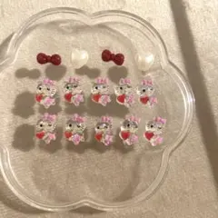 新品未使用　キティーネイルパーツ１０個セット
