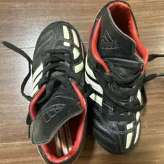 adidas サッカーシューズ 黒/赤/白