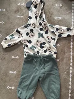 H&M Disney ミッキーマウス トレーナー・パンツセット 90cm