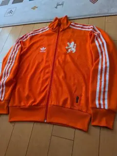 美品　アディダスオリジナルス　ジャージ　オランダ Yahoo!オークション -「adidas オランダ ジャージ」の落札相場