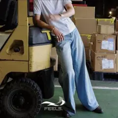 FEELS. STANDARD STRAIGHT DENIM 32 - メルカリ