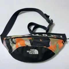 美品　THE NORTH FACE ボディバッグ ウエストポーチ 総柄