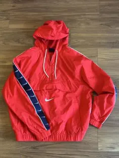 Nike ナイロンジャケット アノラック　レッド フード付き　Lサイズ