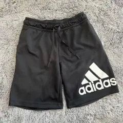 adidas 黒 ハーフパンツ 140サイズ