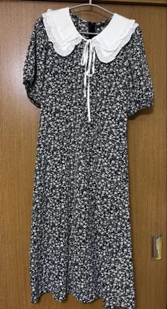 小花柄半袖ワンピース