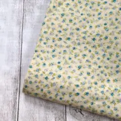 【ダブルガーゼ】 縦100cm✕幅108cm　生成り　ブルー小花柄