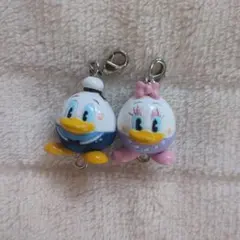 ディズニー ドナルド デイジー チャーム キーホルダー