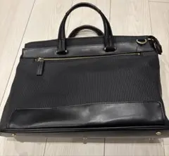 Calvin Kleinビジネスバッグ 黒 ストライプデザイン