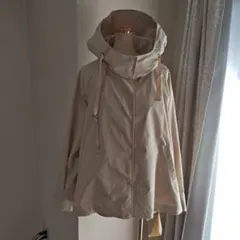 ベージュ マウンテンパーカー フード付き　ジネス