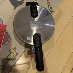 Fissler 圧力鍋 本体○蒸し器カゴ・プレミアムレシピ本付 - メルカリ