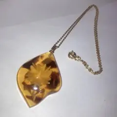 樹脂製花モチーフネックレス ヴィンテージ