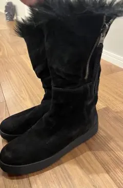 プラダ　ブーツ　ファー付き未使用品　サイズ37