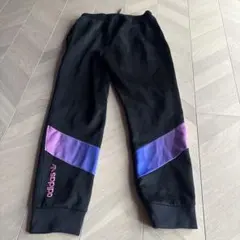 adidas カジュアルパンツ 黒/紫 ストライプ