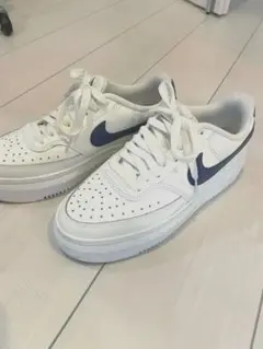 美品Nike ナイキ　コートビジョンアルタ