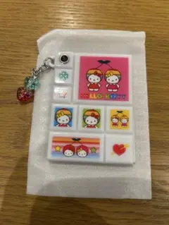 サンリオ　タイルシール風ミラー　キティ　ミミィ　サンリオシークレット