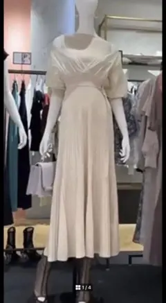 マーキュリーデュオ　異素材ドッキングフレアニットワンピース　Mサイズ　アイボリー