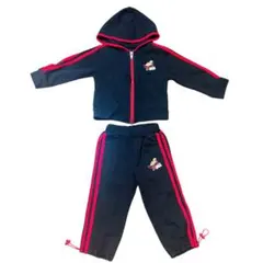 ヒスミニのワッペン付き黒と赤の上下セット ジャージ