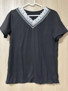 黒のレース装飾VネックTシャツ Lサイズ