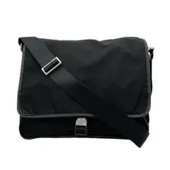 プラダ 三角ロゴ ナイロン A4収納 メッセンジャーバッグ A4収納