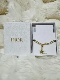Dior チェーンキーホルダー 星形チャーム付き ノベルティ